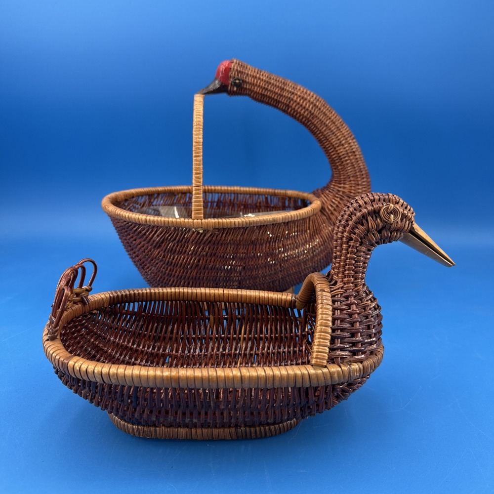 Vtg (2) Wicker Goose Duck Basketโ storage Country Farmhouse Primitive Planter